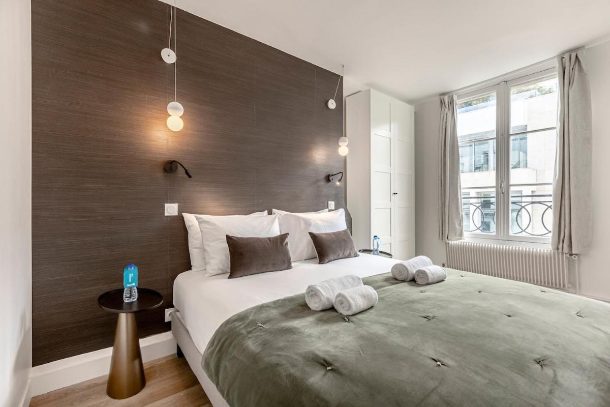42#opera #louvre #paris02 #2bedrooms #ac * Parijs