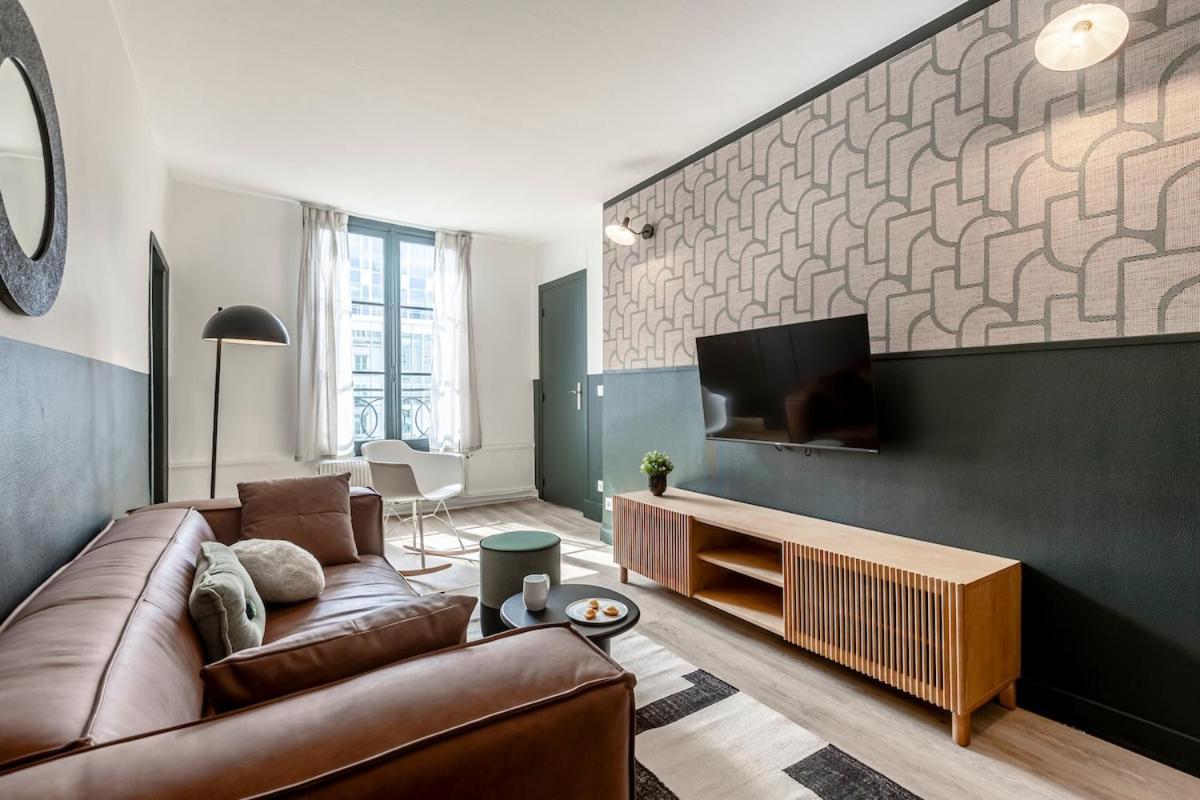 42#opera #louvre #paris02 #2bedrooms #ac *